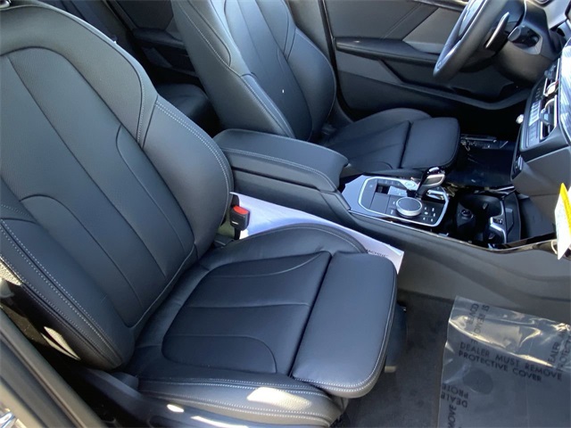 Vehicle image 12 of 24
