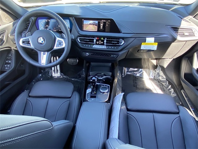 Vehicle image 16 of 24
