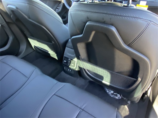 Vehicle image 15 of 24