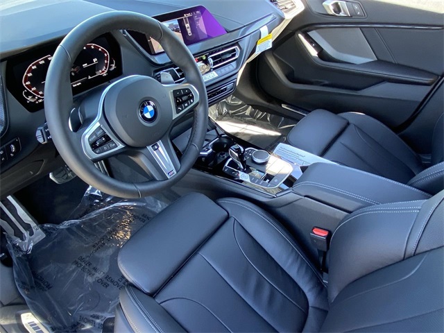 Vehicle image 19 of 24