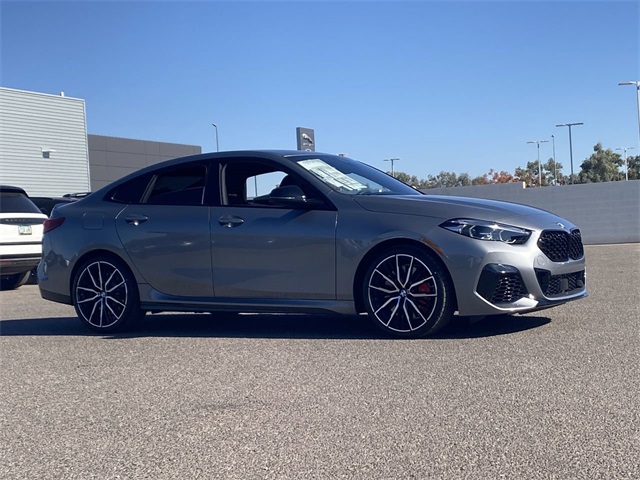 Vehicle image 6 of 24