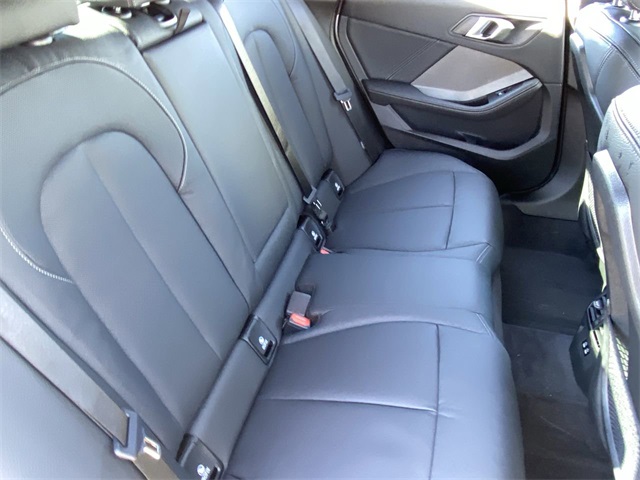 Vehicle image 14 of 24