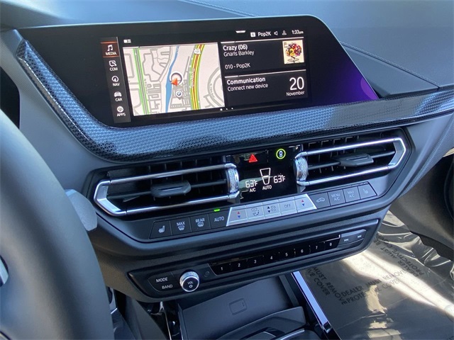 Vehicle image 22 of 24