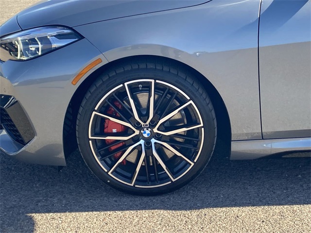 Vehicle image 11 of 24
