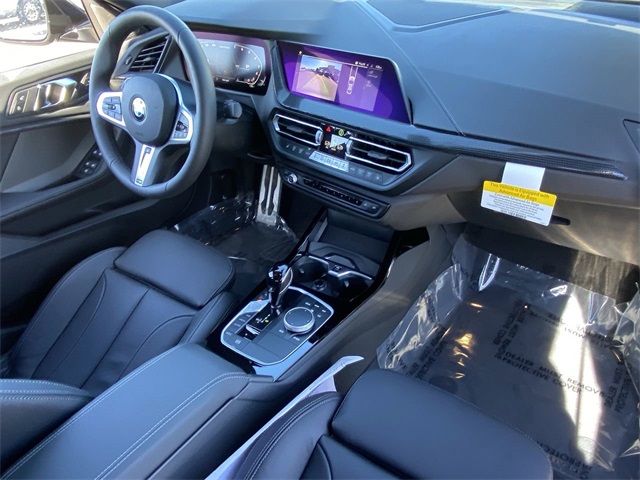 Vehicle image 13 of 24