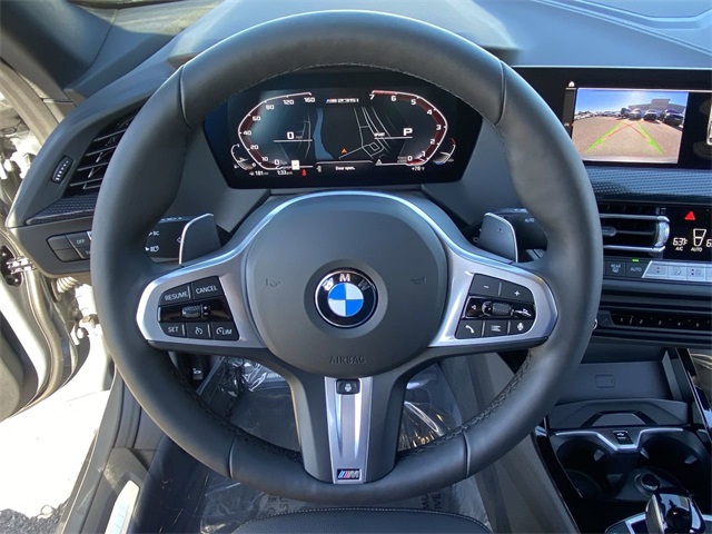 Vehicle image 21 of 24