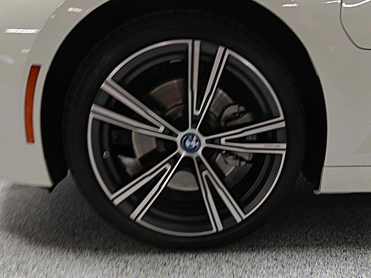 Vehicle image 5 of 17