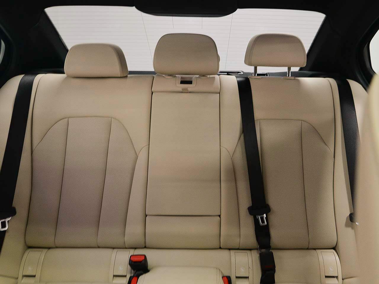 Vehicle image 9 of 17
