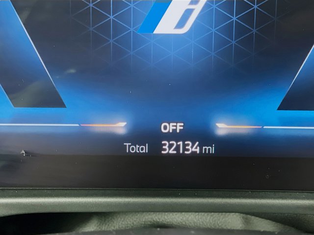 Vehicle image 16 of 29