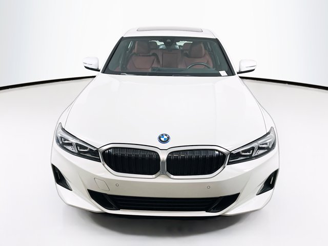 Vehicle image 2 of 29