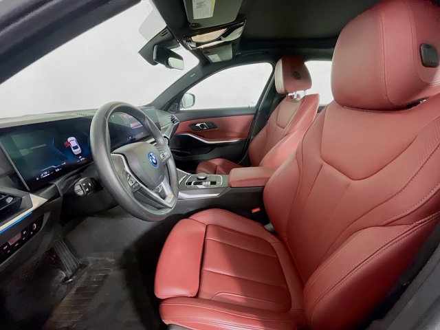 Vehicle image 11 of 29