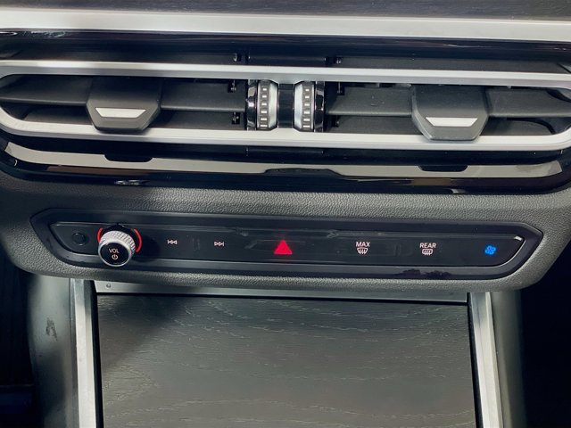 Vehicle image 20 of 29