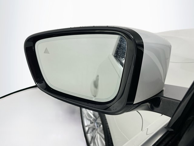 Vehicle image 13 of 29