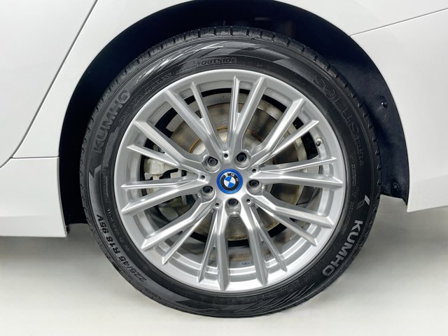 Vehicle image 9 of 29