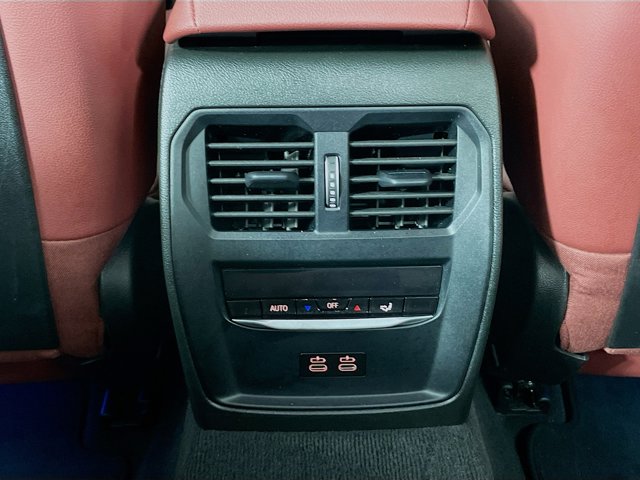 Vehicle image 23 of 29