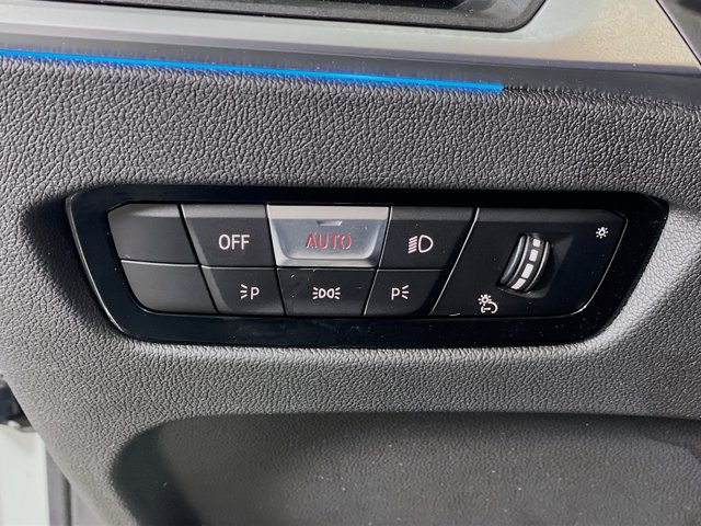 Vehicle image 14 of 29