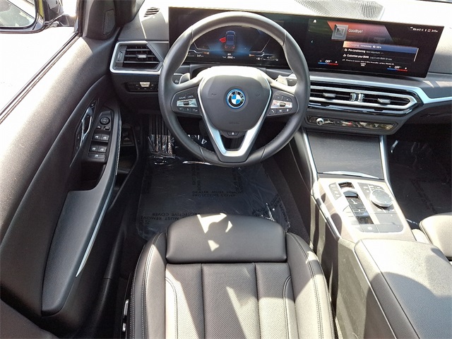 Vehicle image 11 of 30