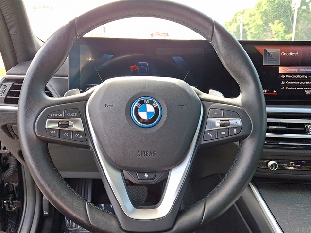 Vehicle image 19 of 30