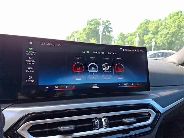 Vehicle image 16 of 30