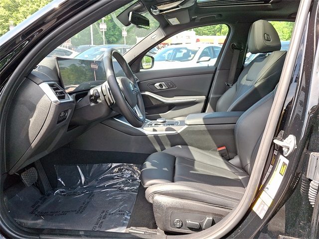 Vehicle image 13 of 30