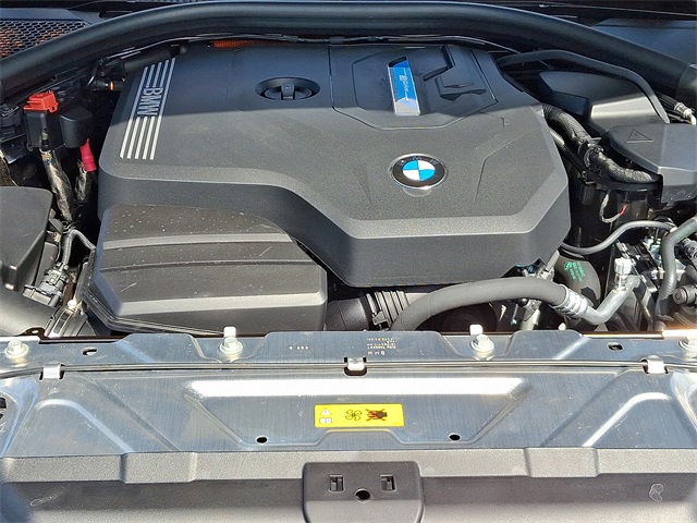 Vehicle image 28 of 30