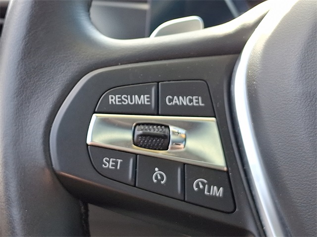 Vehicle image 21 of 30