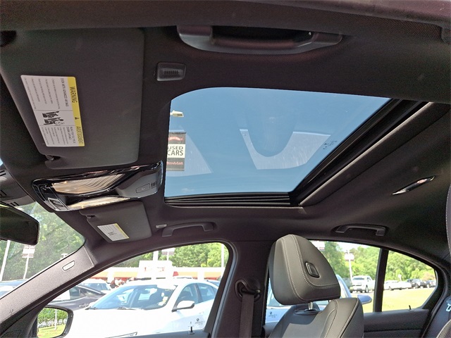 Vehicle image 14 of 30