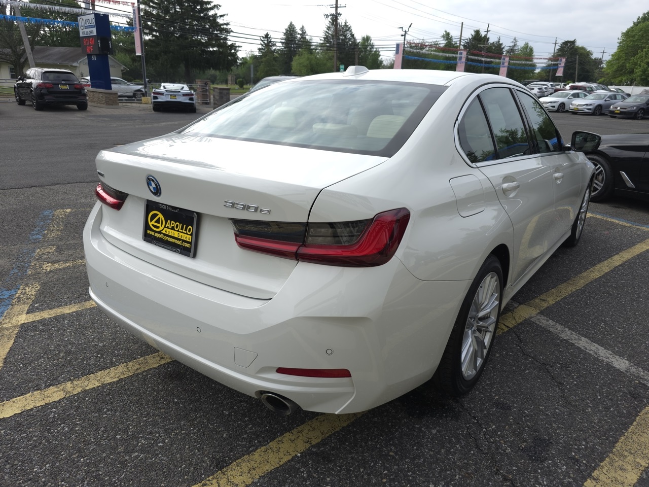 Vehicle image 3 of 24