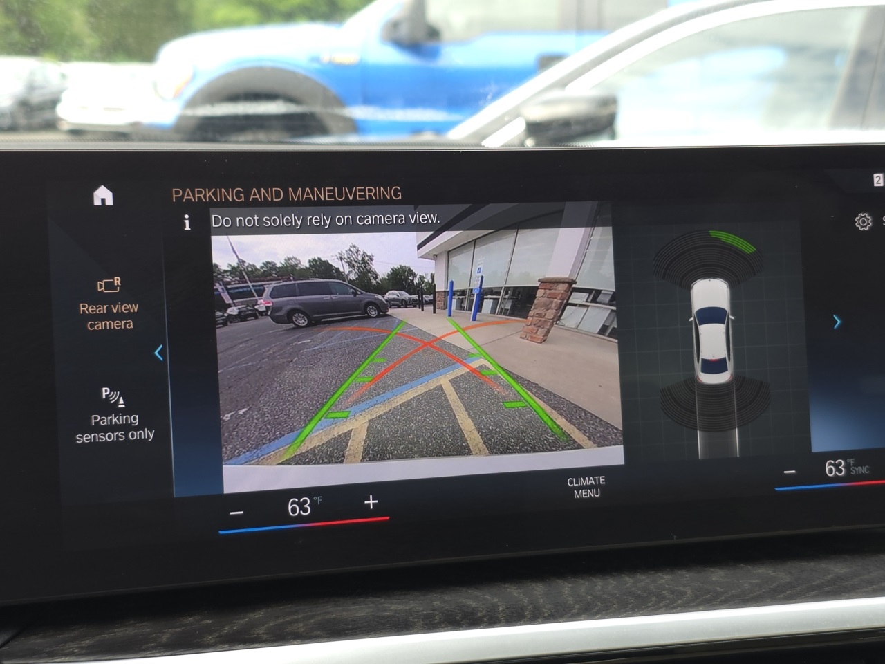 Vehicle image 21 of 24