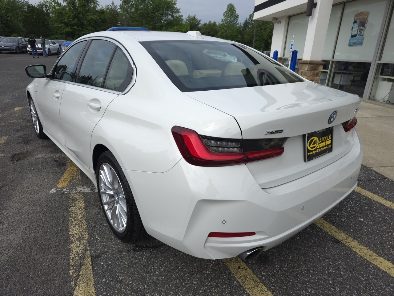 Vehicle image 4 of 24