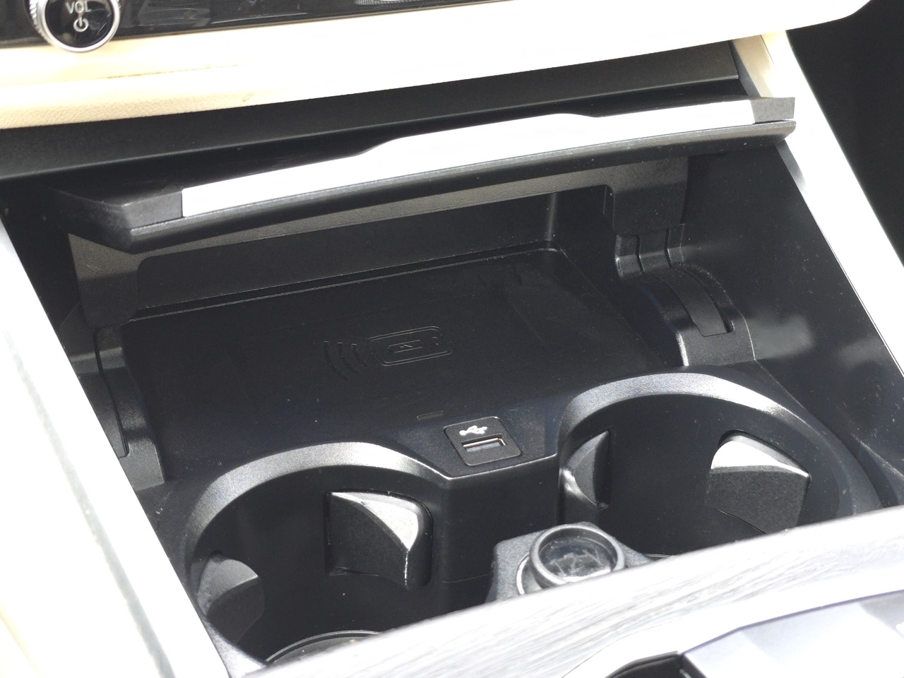 Vehicle image 16 of 24