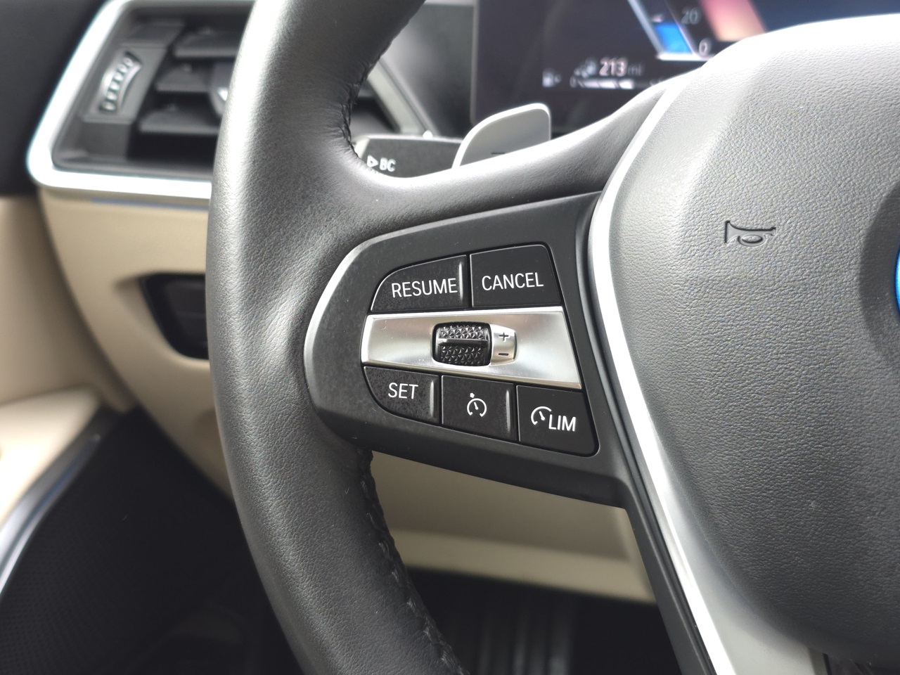 Vehicle image 11 of 24