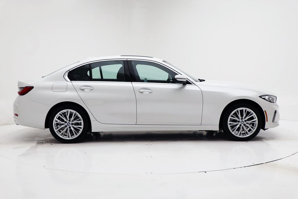 2024 BMW 3 Series 330i xDrive Image 3 of 33
