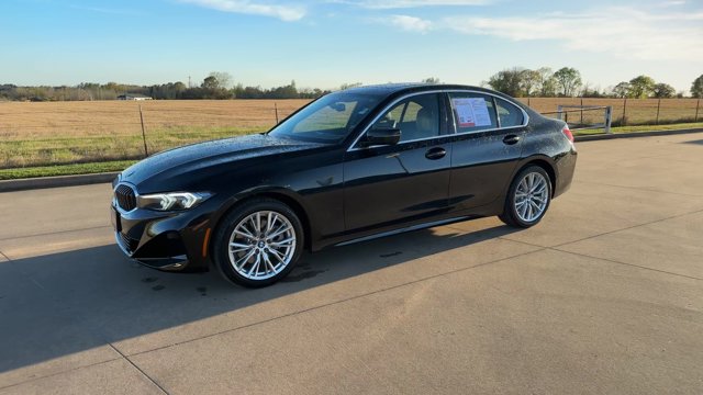 2024 BMW 3 Series 330i xDrive Image 1 of 28