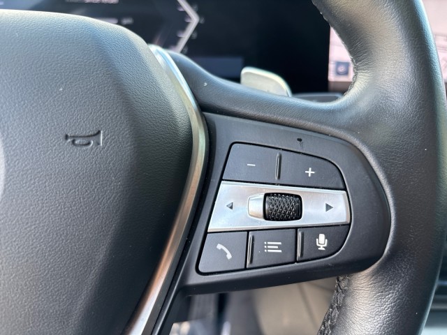 Vehicle image 22 of 27