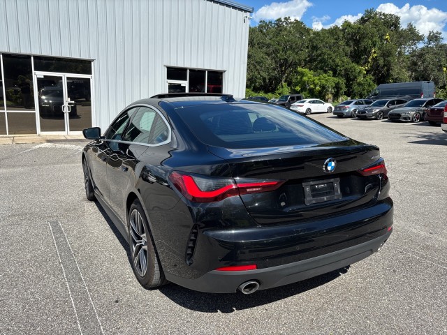 Vehicle image 9 of 27