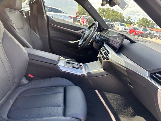 Vehicle image 15 of 27