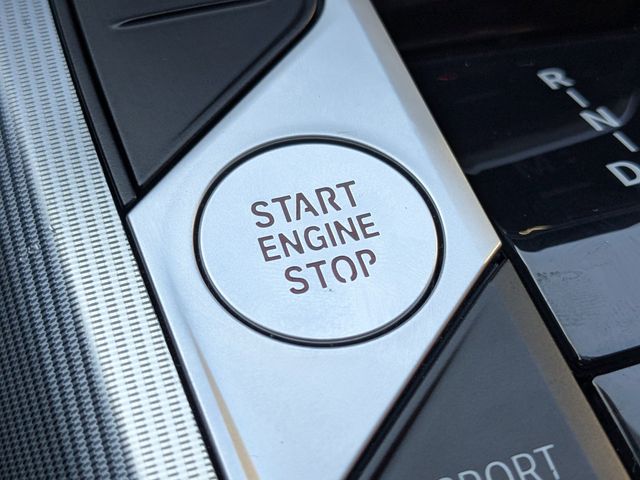 2024 BMW 4 Series M440i xDrive Image 17 of 27