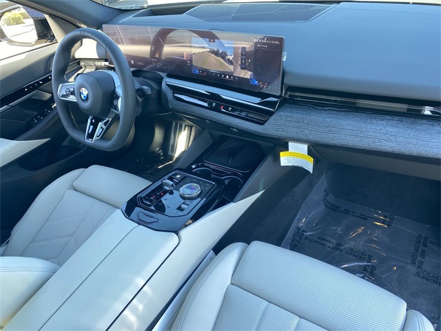 Vehicle image 13 of 23