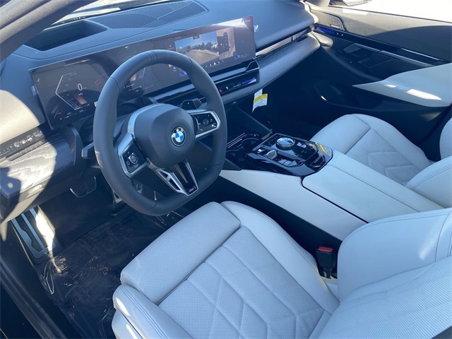 Vehicle image 18 of 23