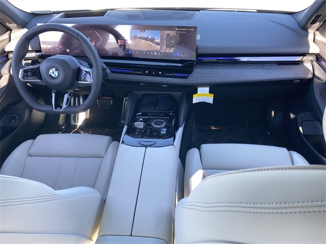 Vehicle image 16 of 23