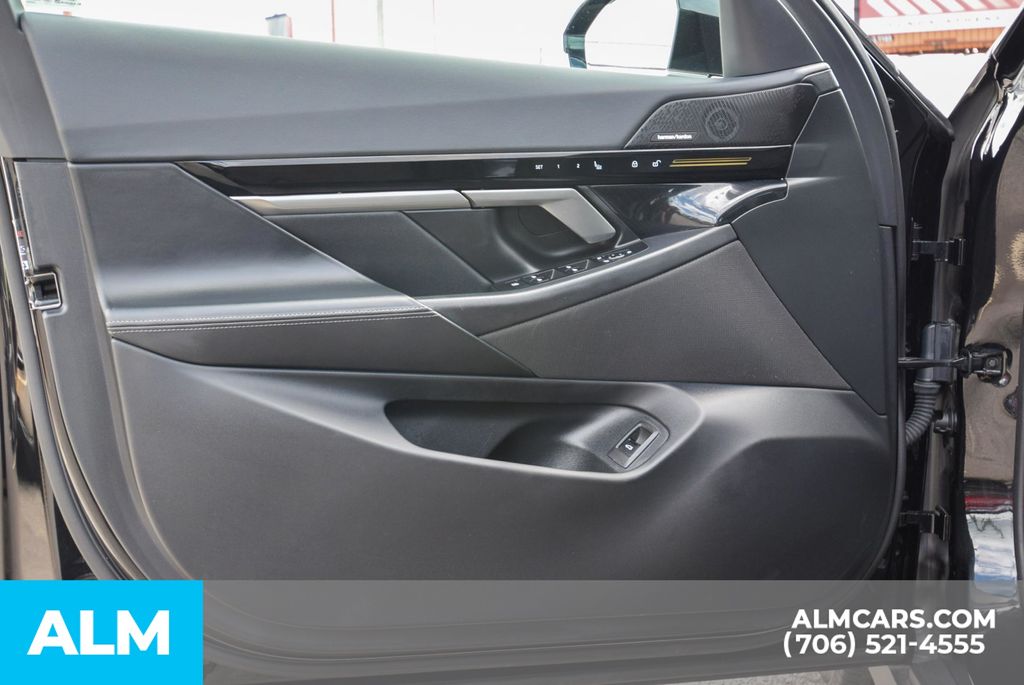 Vehicle image 29 of 54