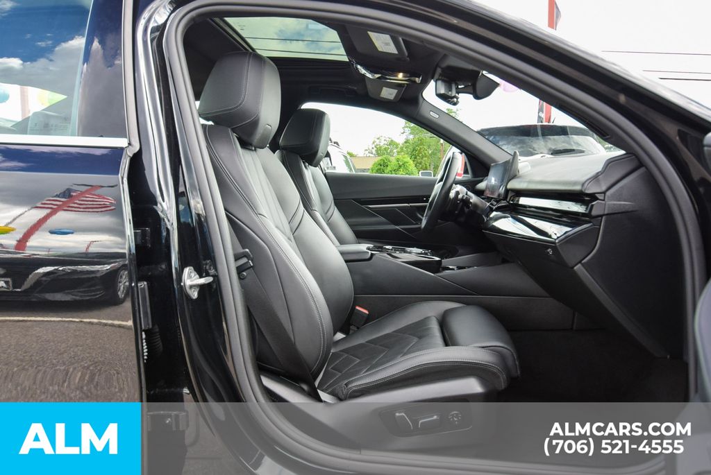 Vehicle image 16 of 54