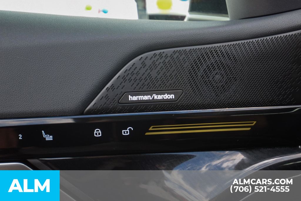 Vehicle image 31 of 54