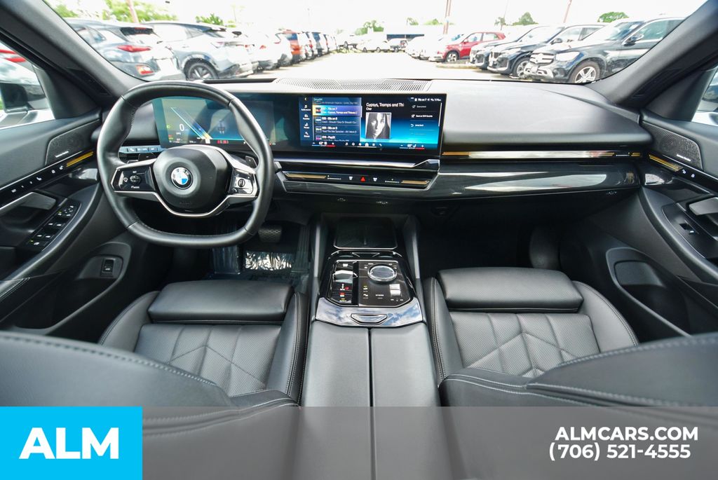 Vehicle image 18 of 54