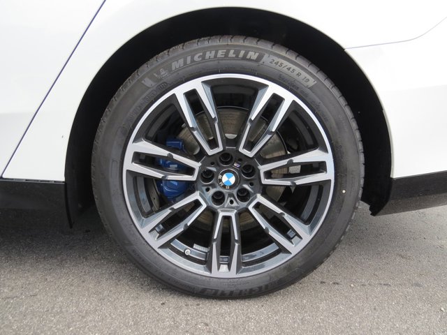 Vehicle image 12 of 27