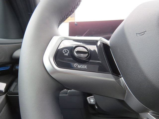 Vehicle image 22 of 27