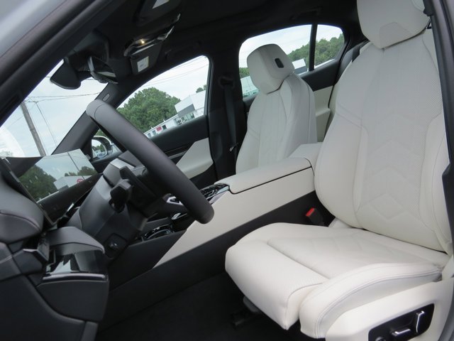 Vehicle image 18 of 27