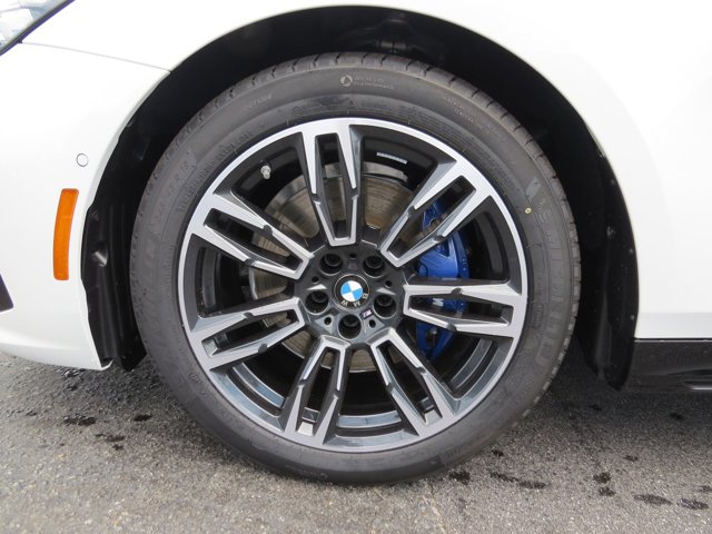 Vehicle image 13 of 27