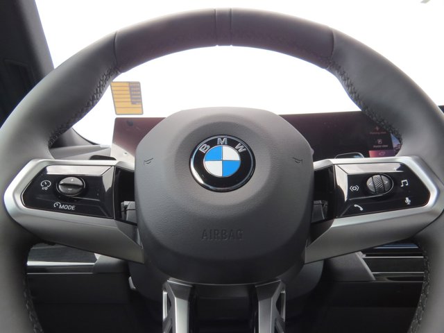 Vehicle image 21 of 27